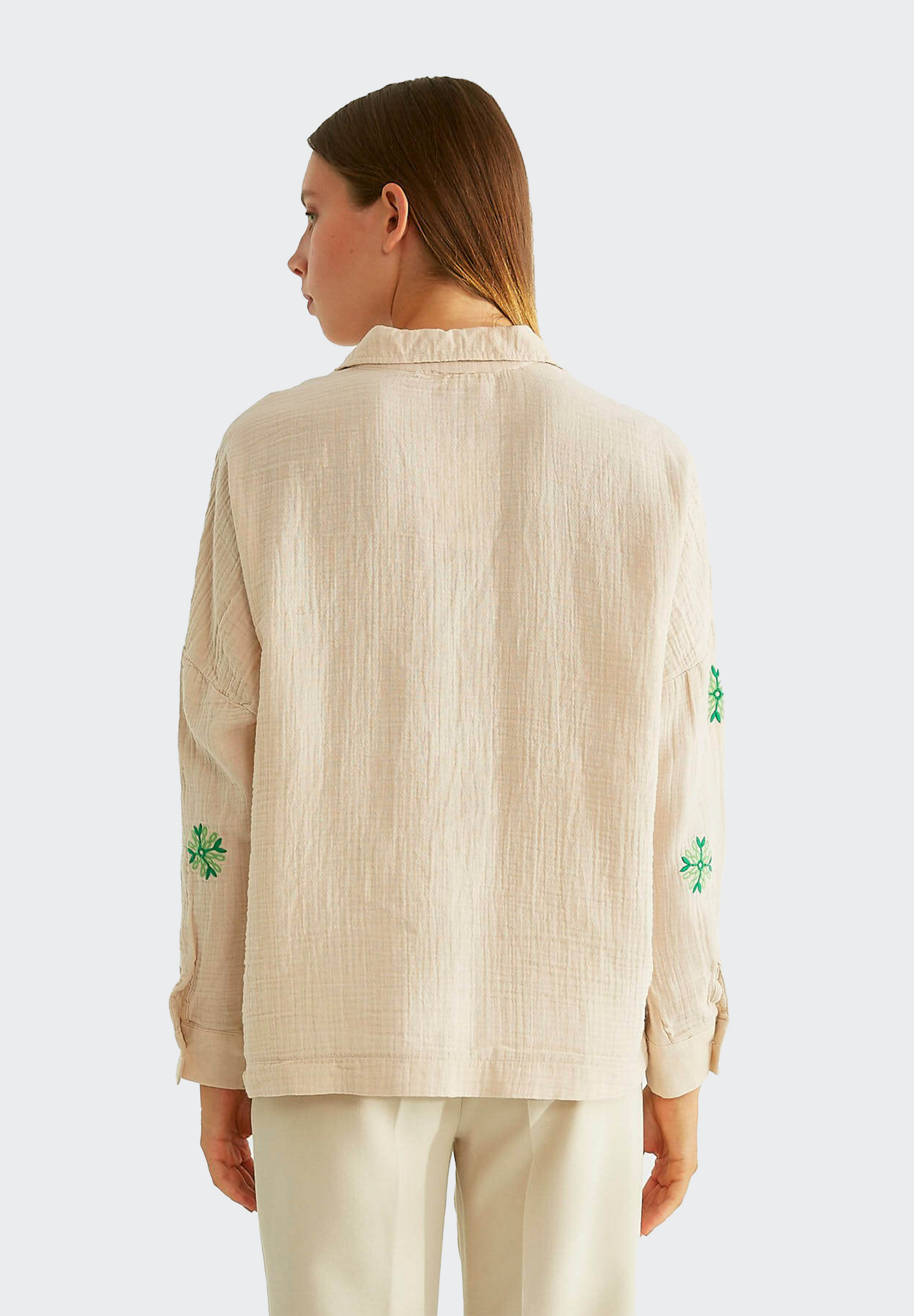 Beige Hemd mit Blumen Muster